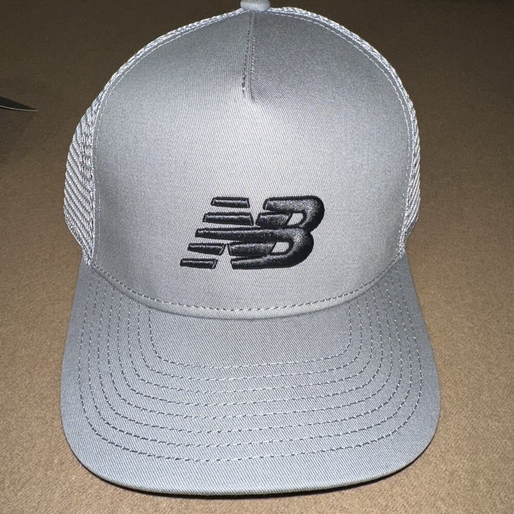 New Balance Men’s Trucker Hat Gray SnapBack